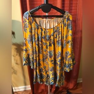 Multicolor plus size top